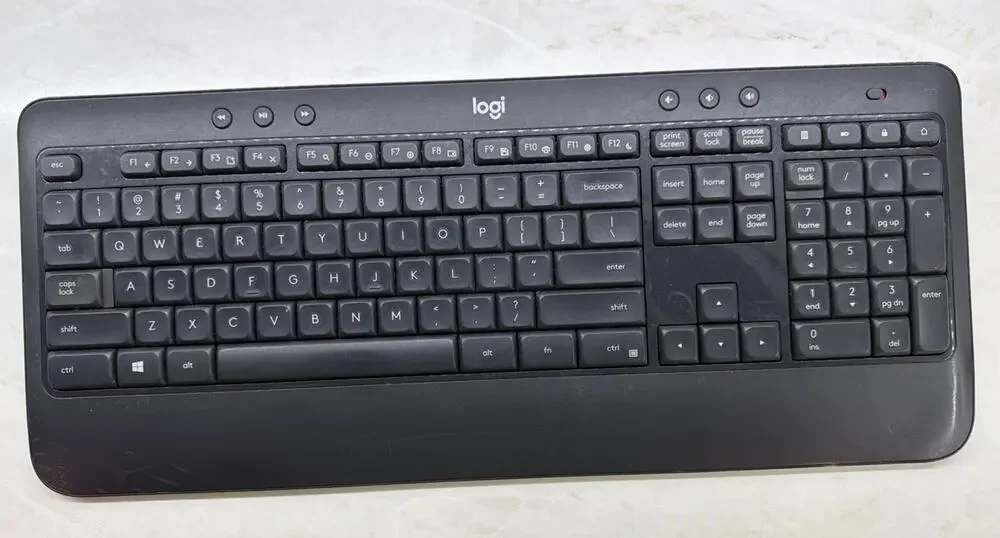 LOGITECH K540 Wireless Desktop Keyboard Powers On Unifying Receiver Not Included